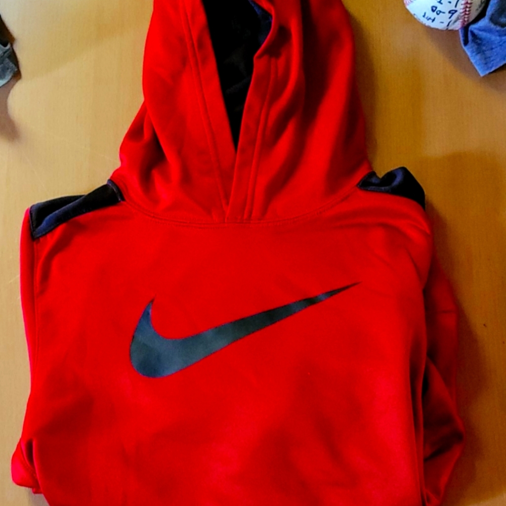 NIKE BOYS THERMA FIT MEDIUM HOODY